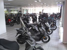 Roller im Showroom