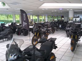 Voge Motorräder im Showroom